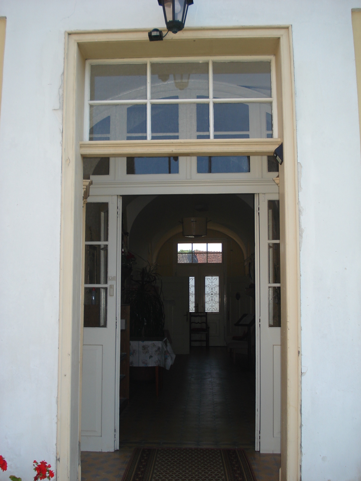 Mohelno, Fara Mohelno - Hlavní vchod ze dvora.