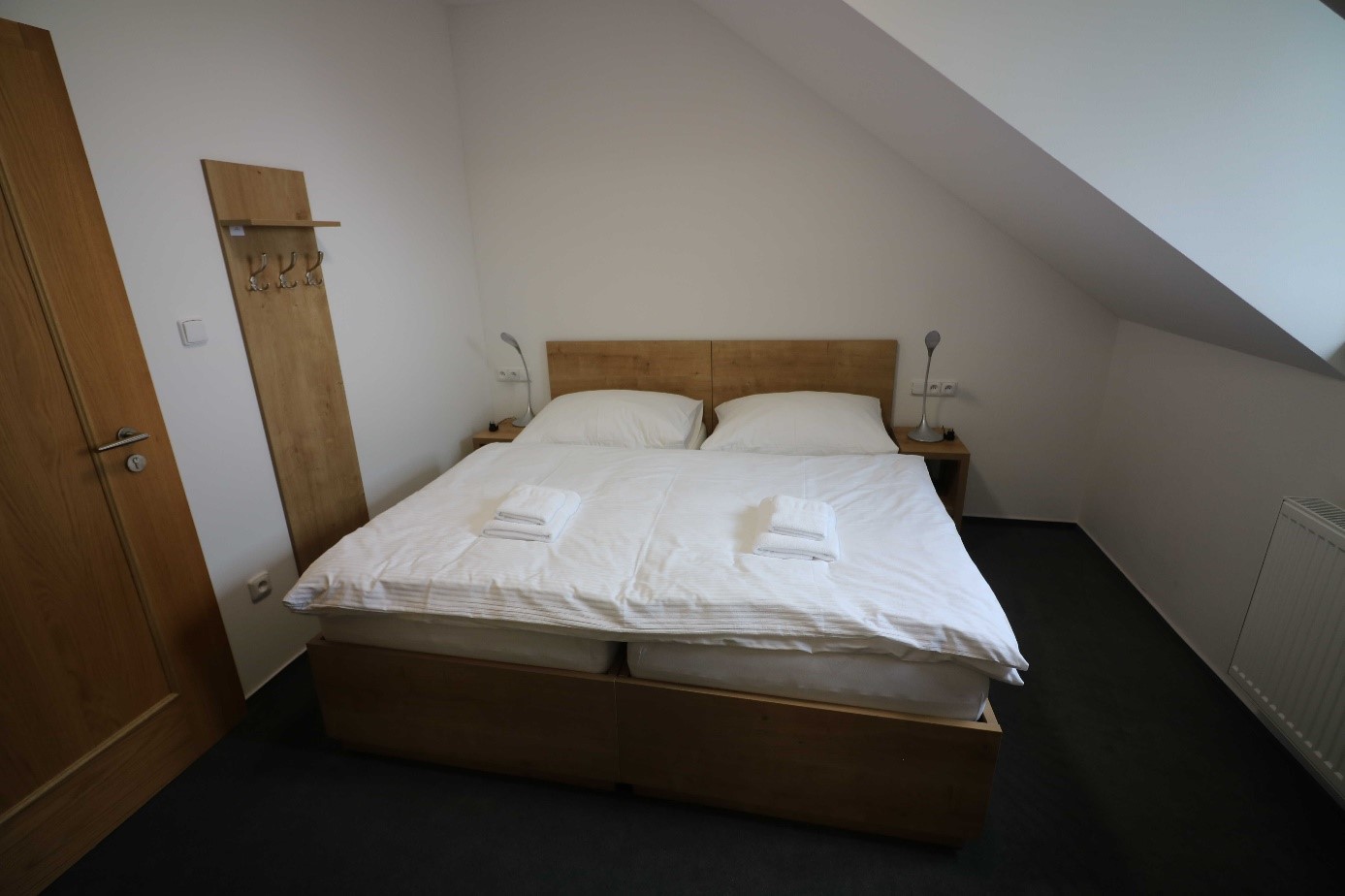 Králíky-Dolní Hedeč, Hotel Pilgrimage House - Pokoj s manželskou postelí
